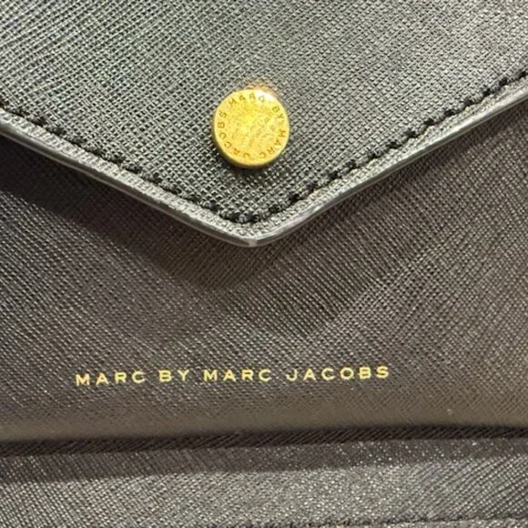 Marc Jacobs Metropoli Envelope Crossbody in Black Saffiano Leather - Like New - Picture 3 of 7